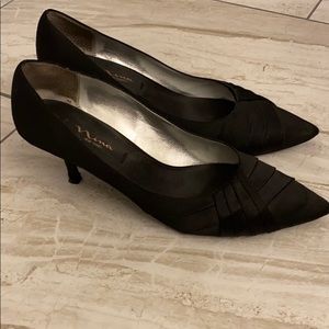 Nina NY Black Pump Kitten Heels size 8.5